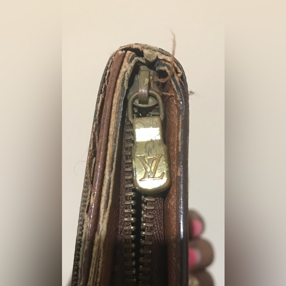 Louis Vuitton and Feragamo rehab wallet set - Picture 6 of 16